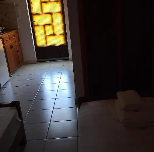 Meroi Molos (adults Only) Maison d'hôtes 3*